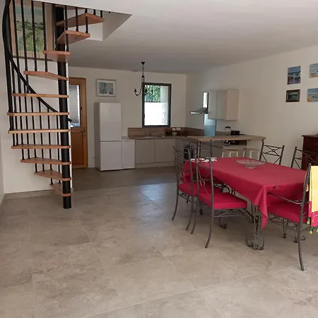 Maison De Village Avec Patio Casa vacanze Aspiran